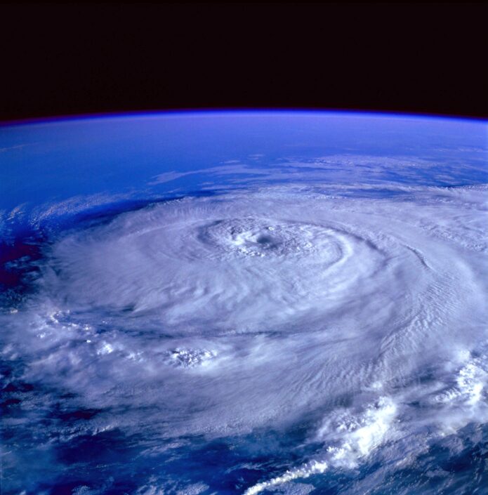eye-of-the-storm-image-from-outer-space-71116 (2)